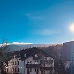 Hektor Oda ve Kahvaltı 3*